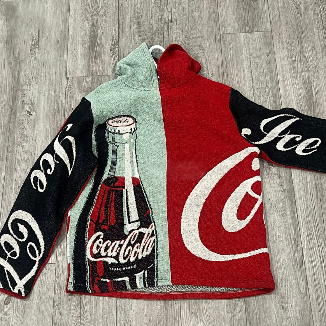 Contrast Cola Graphic Street Hoodie
