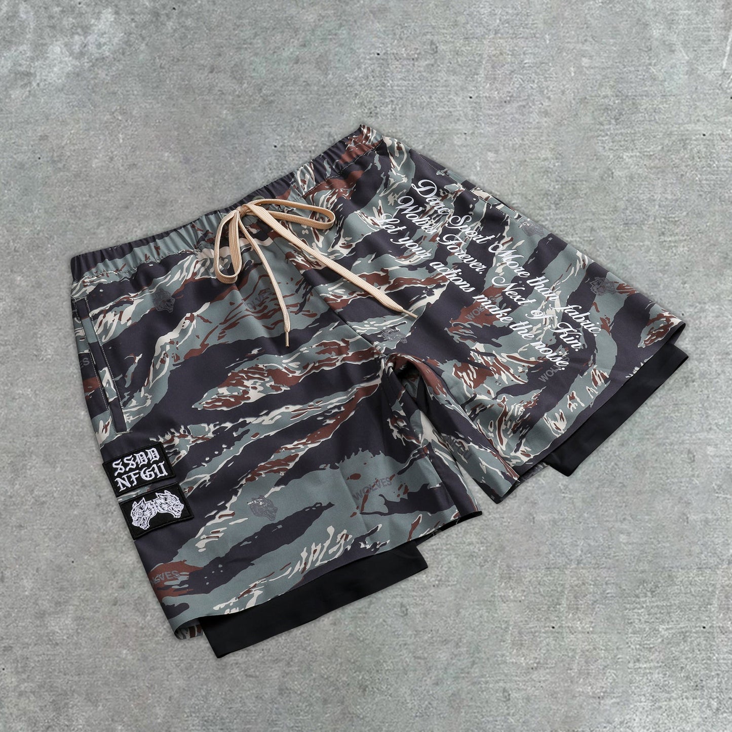 Personalized street style tiger print camouflage fitness shorts